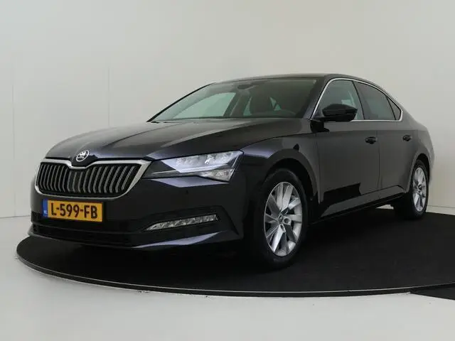 Photo 1 : Skoda Superb 2021 Petrol