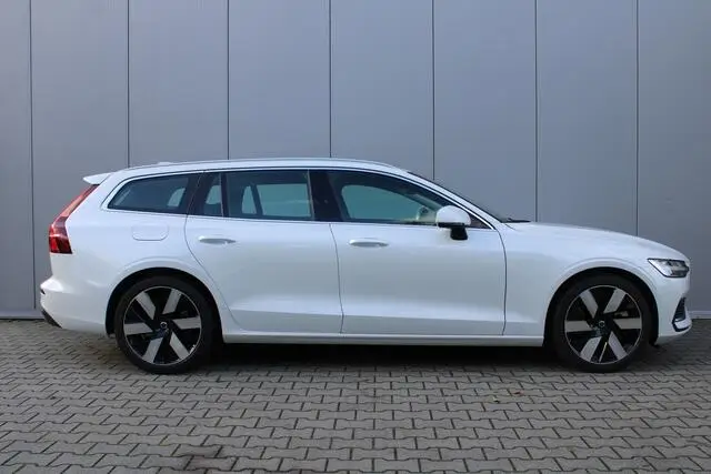 Photo 1 : Volvo V60 2024 Hybrid