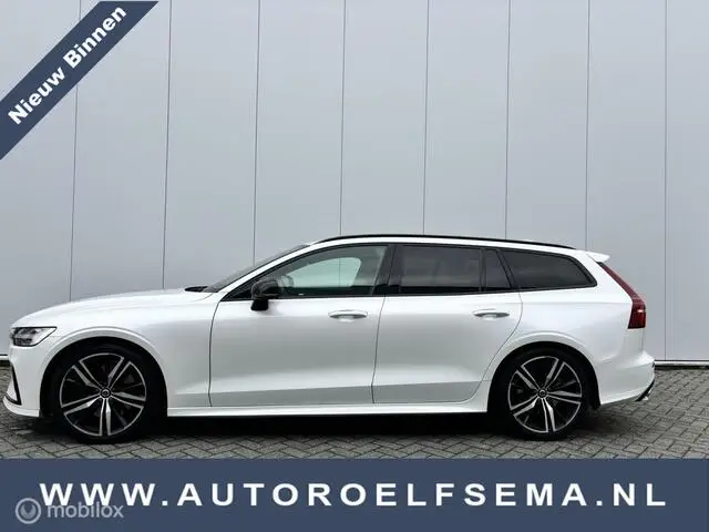 Photo 1 : Volvo V60 2019 Essence