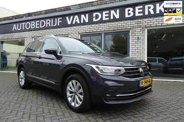 Photo 1 : Volkswagen Tiguan 2022 Essence