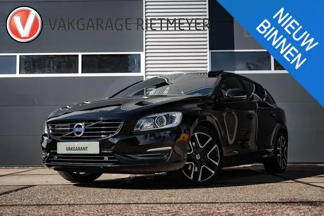 Photo 1 : Volvo V60 2017 Essence