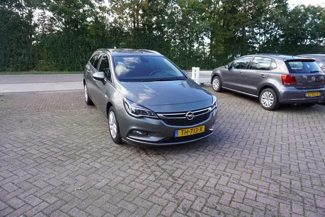 Photo 1 : Opel Astra 2018 Essence