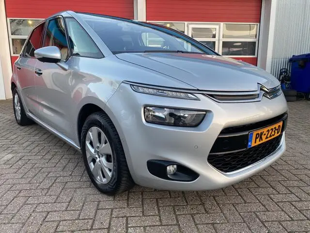 Photo 1 : Citroen C4 2017 Essence