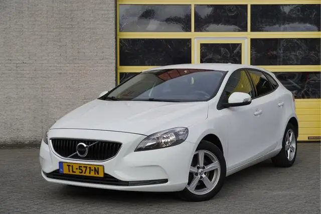 Photo 1 : Volvo V40 2018 Diesel