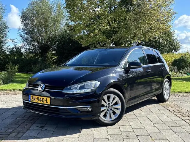 Photo 1 : Volkswagen Golf 2019 Essence