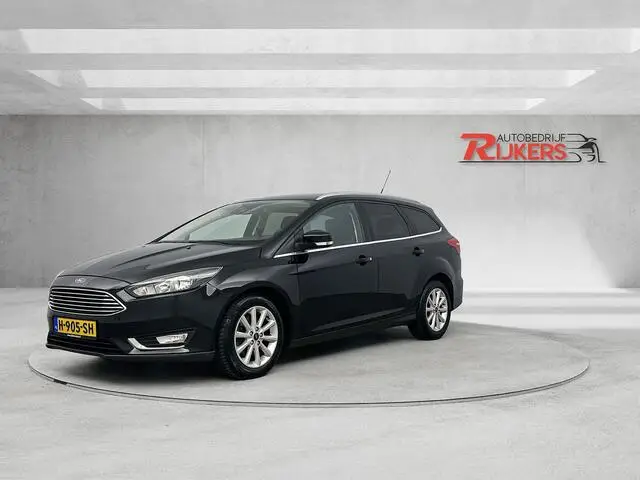 Photo 1 : Ford Focus 2015 Essence