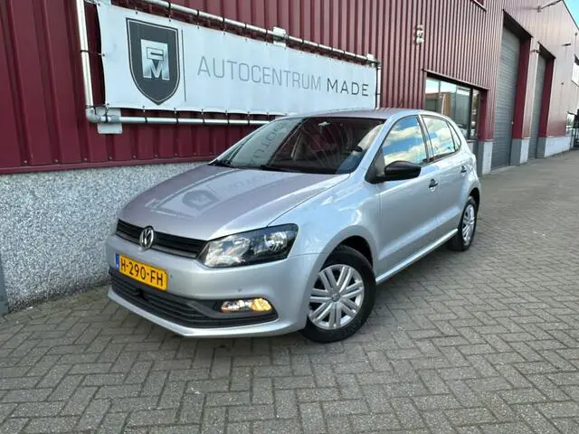 Photo 1 : Volkswagen Polo 2016 Petrol