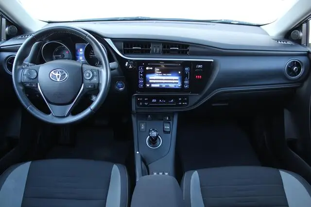 Photo 1 : Toyota Auris 2017 Hybrid