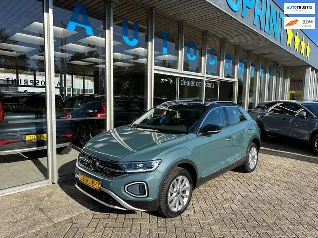 Photo 1 : Volkswagen T-roc 2022 Essence