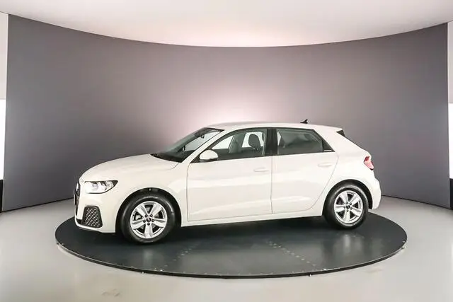 Photo 1 : Audi A1 2023 Essence