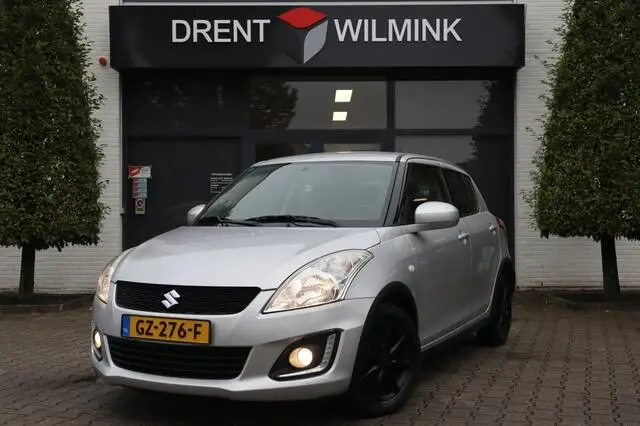 Photo 1 : Suzuki Swift 2015 Petrol