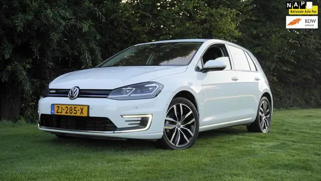 Photo 1 : Volkswagen Golf 2019 Electric