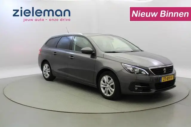 Photo 1 : Peugeot 308 2019 Essence