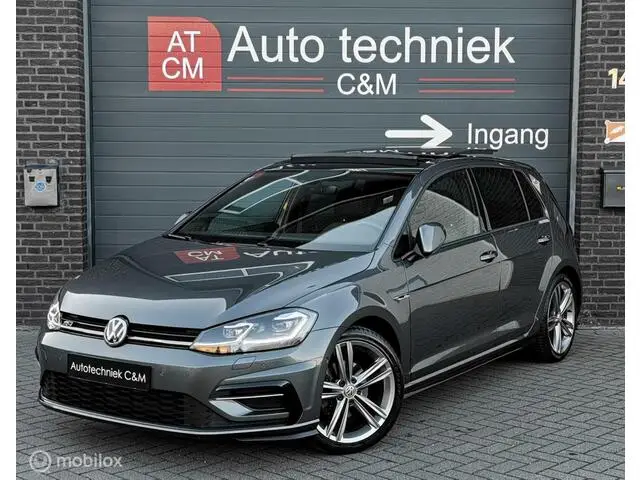 Photo 1 : Volkswagen Golf 2017 Petrol