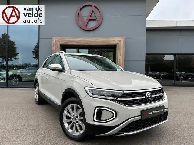 Photo 1 : Volkswagen T-roc 2023 Petrol