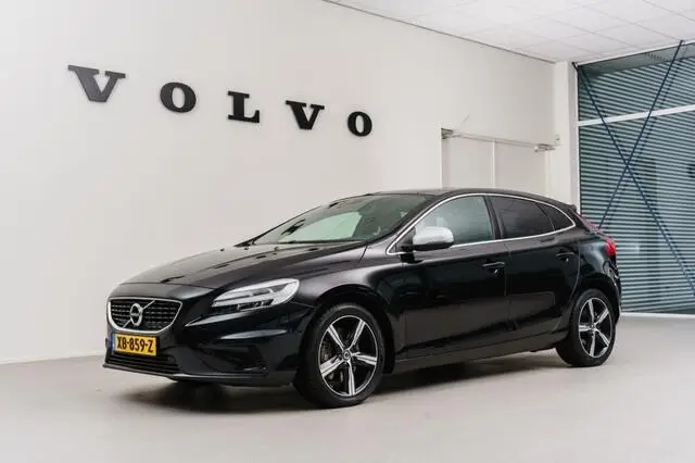 Photo 1 : Volvo V40 2018 Essence