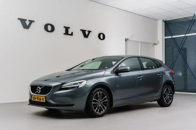 Photo 1 : Volvo V40 2019 Petrol