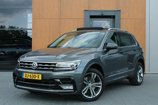 Photo 1 : Volkswagen Tiguan 2018 Essence