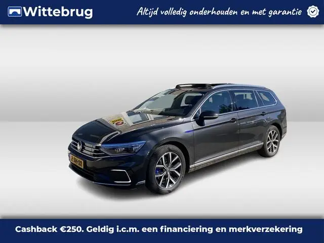 Photo 1 : Volkswagen Passat 2021 Hybrid