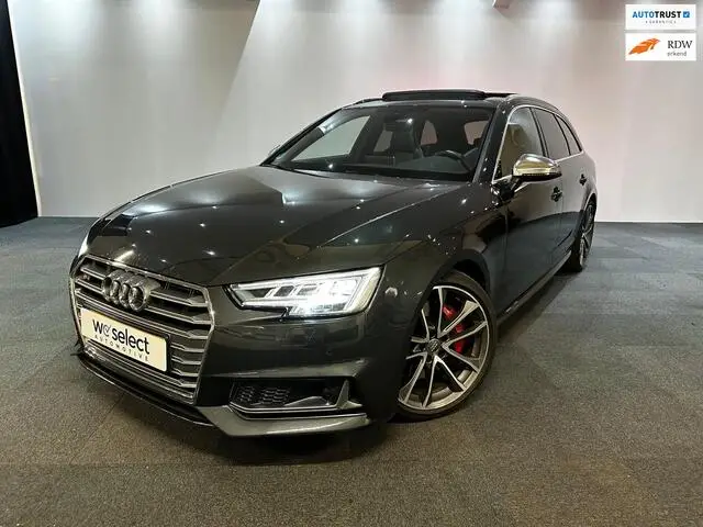 Photo 1 : Audi A4 2018 Petrol