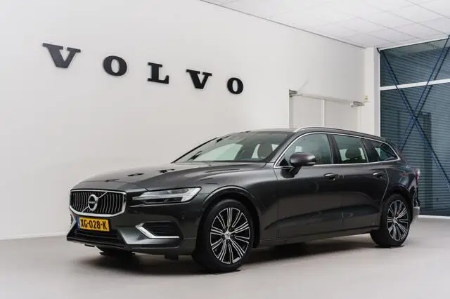 Photo 1 : Volvo V60 2019 Essence