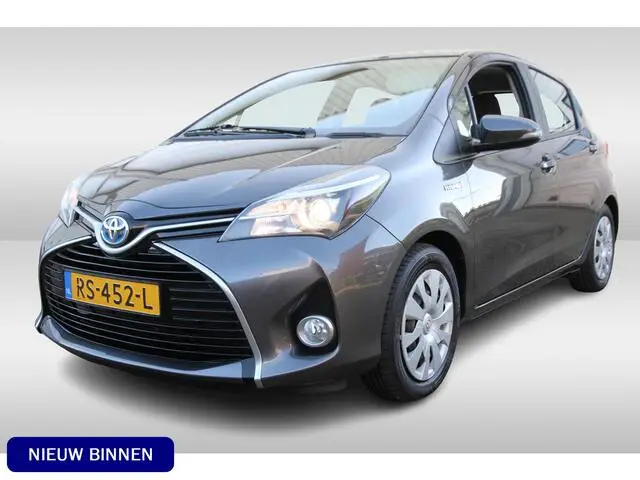 Photo 1 : Toyota Yaris 2015 Hybrid