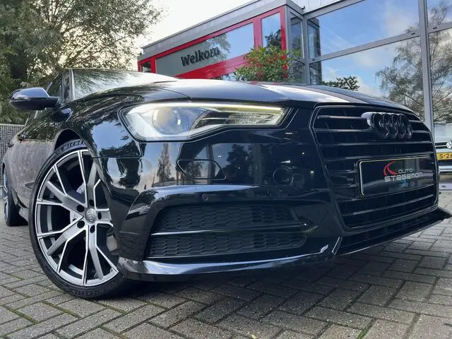 Photo 1 : Audi A6 2016 Petrol