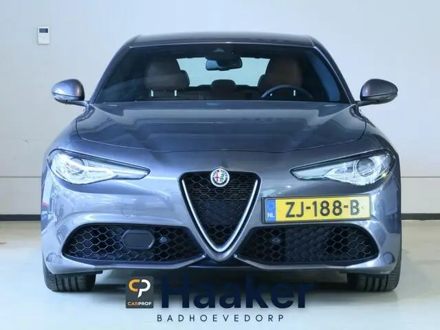 Photo 1 : Alfa Romeo Giulia 2019 Petrol