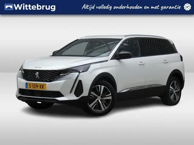 Photo 1 : Peugeot 5008 2023 Essence