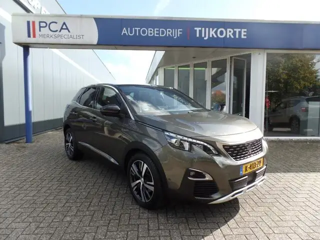 Photo 1 : Peugeot 3008 2018 Petrol