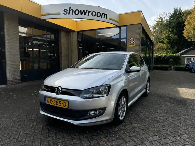 Photo 1 : Volkswagen Polo 2015 Petrol