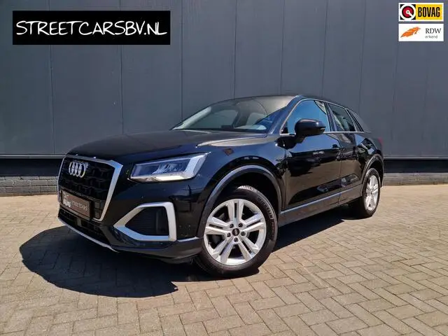 Photo 1 : Audi Q2 2024 Petrol