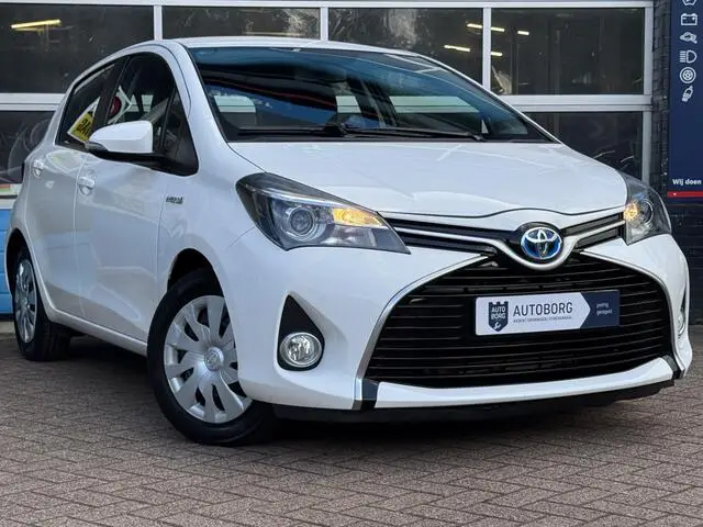 Photo 1 : Toyota Yaris 2016 Hybrid