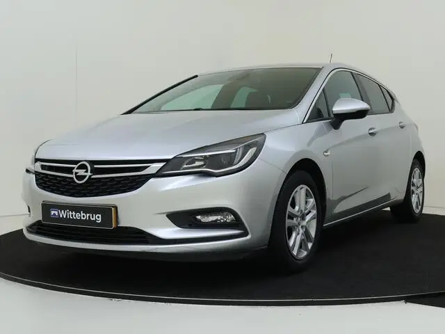 Photo 1 : Opel Astra 2019 Petrol