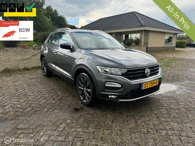 Photo 1 : Volkswagen T-roc 2018 Essence