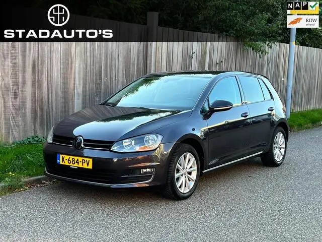 Photo 1 : Volkswagen Golf 2015 Petrol