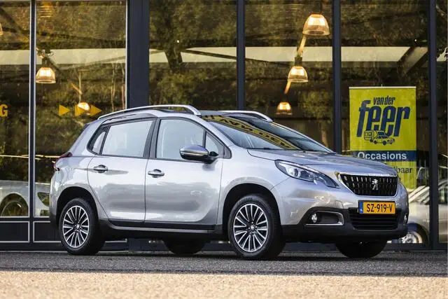 Photo 1 : Peugeot 2008 2018 Petrol