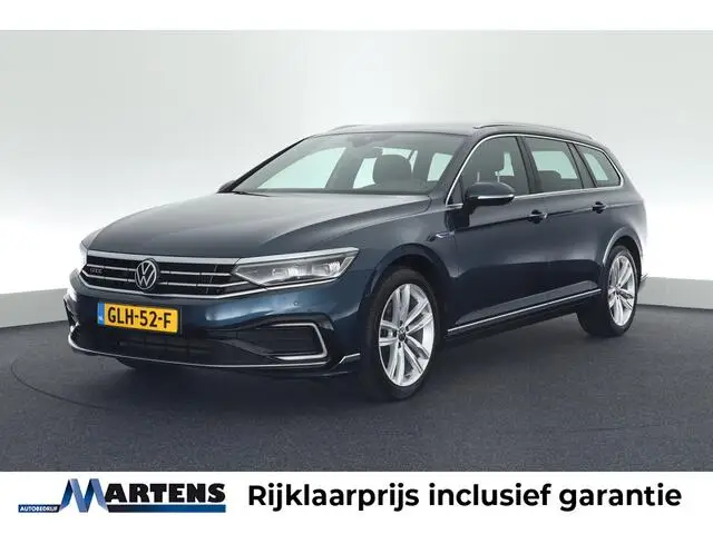 Photo 1 : Volkswagen Passat 2021 Hybride