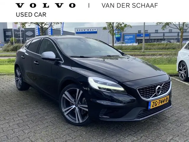 Photo 1 : Volvo V40 2019 Essence