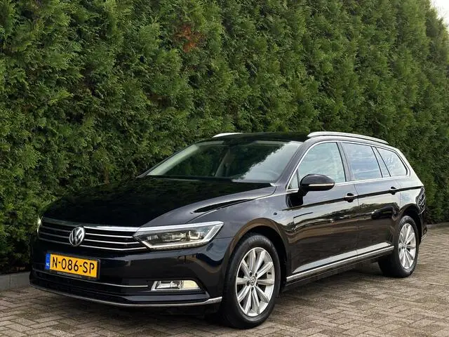 Photo 1 : Volkswagen Passat 2018 Diesel