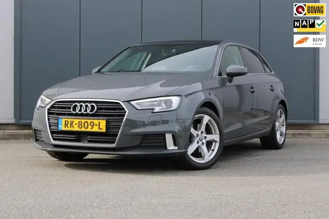 Photo 1 : Audi A3 2017 Petrol