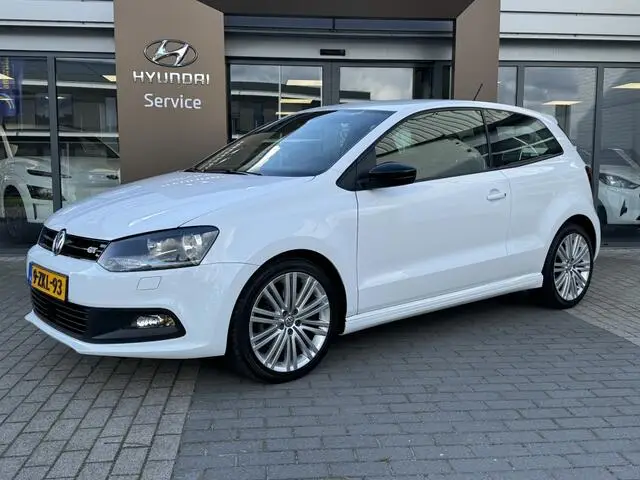 Photo 1 : Volkswagen Polo 2015 Essence