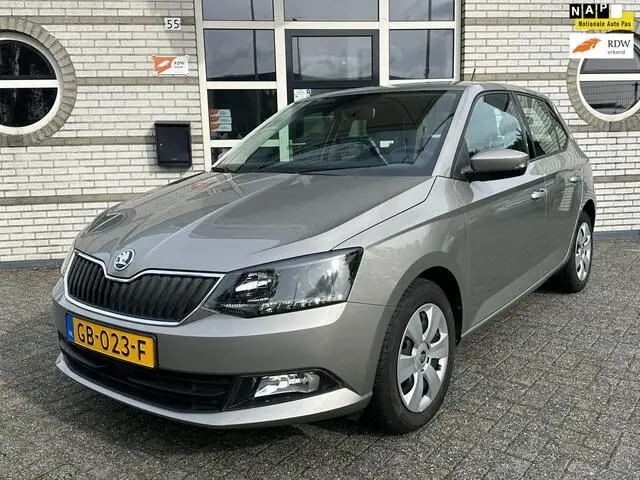 Photo 1 : Skoda Fabia 2015 Petrol