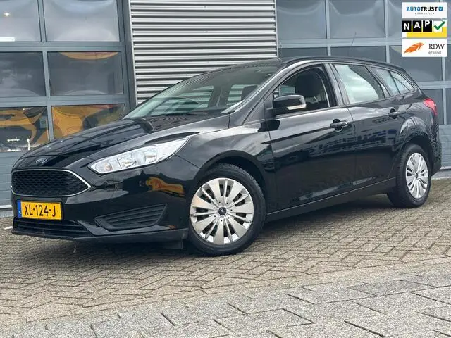 Photo 1 : Ford Focus 2017 Essence