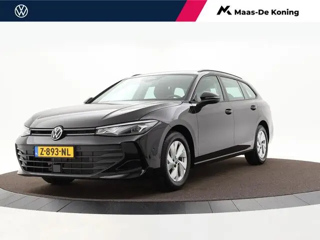 Photo 1 : Volkswagen Passat 2024 Petrol