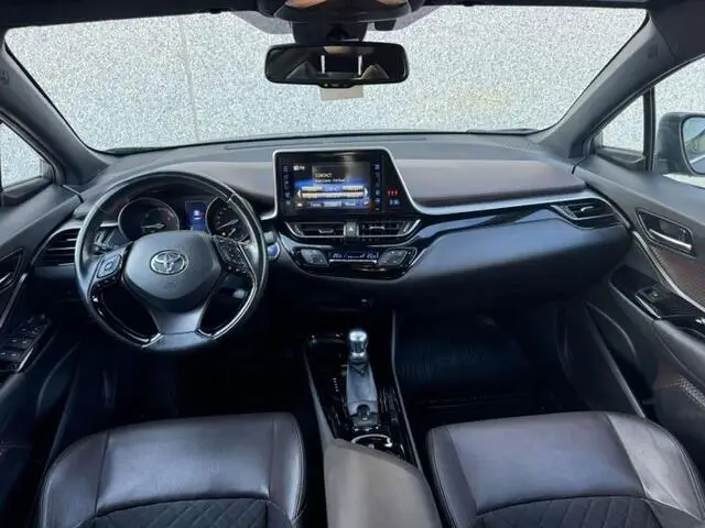 Photo 1 : Toyota C-hr 2017 Non renseigné