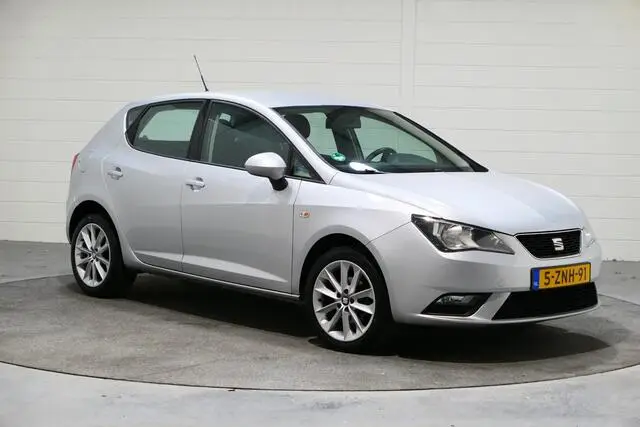 Photo 1 : Seat Ibiza 2015 Essence