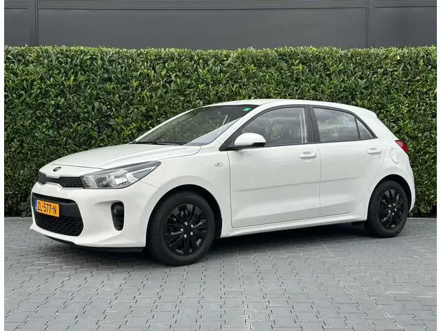 Photo 1 : Kia Rio 2018 Essence