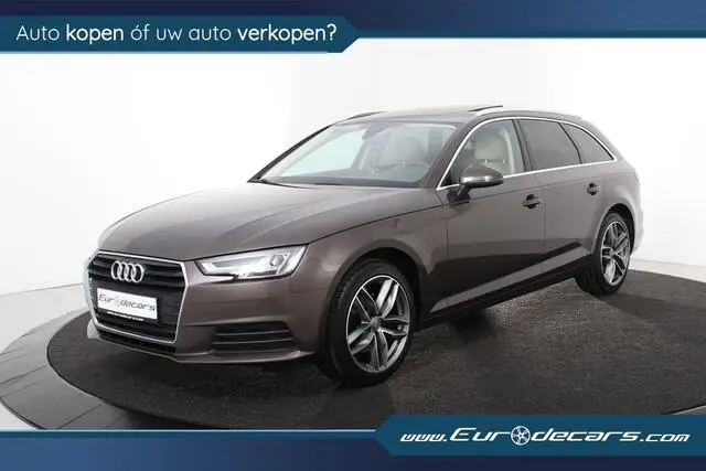 Photo 1 : Audi A4 2019 Petrol