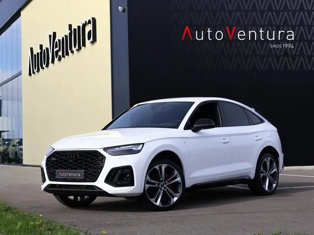 Photo 1 : Audi Q5 2021 Hybride